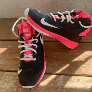 Girls Nike black and pink basketball shoes